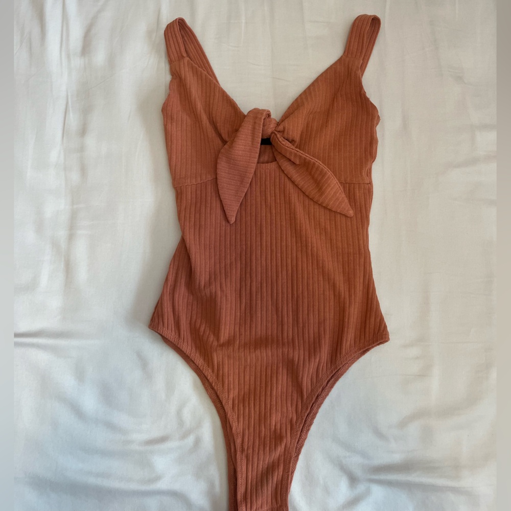 Rust Ribbed Tie-Front Women's Top